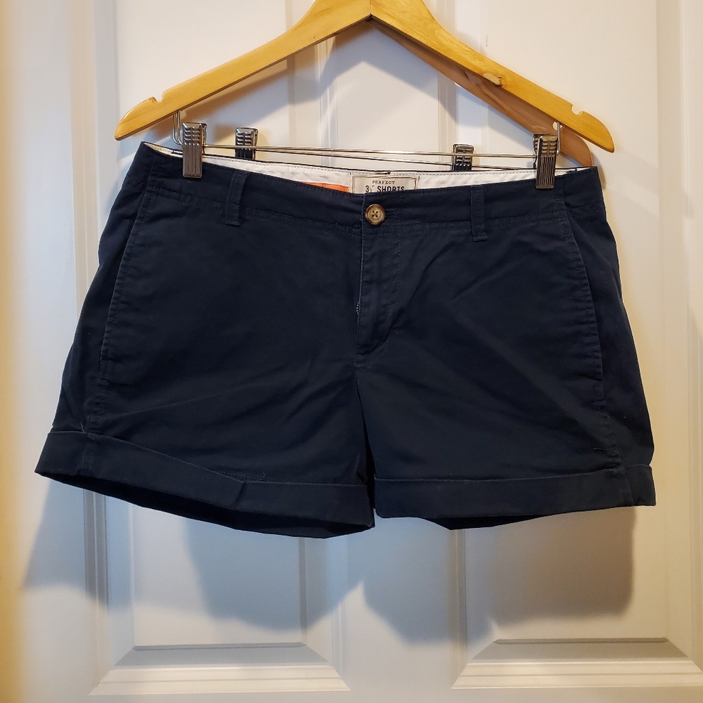 Old Navy women's 3.5 inch perfect shorts. Size 8, navy.